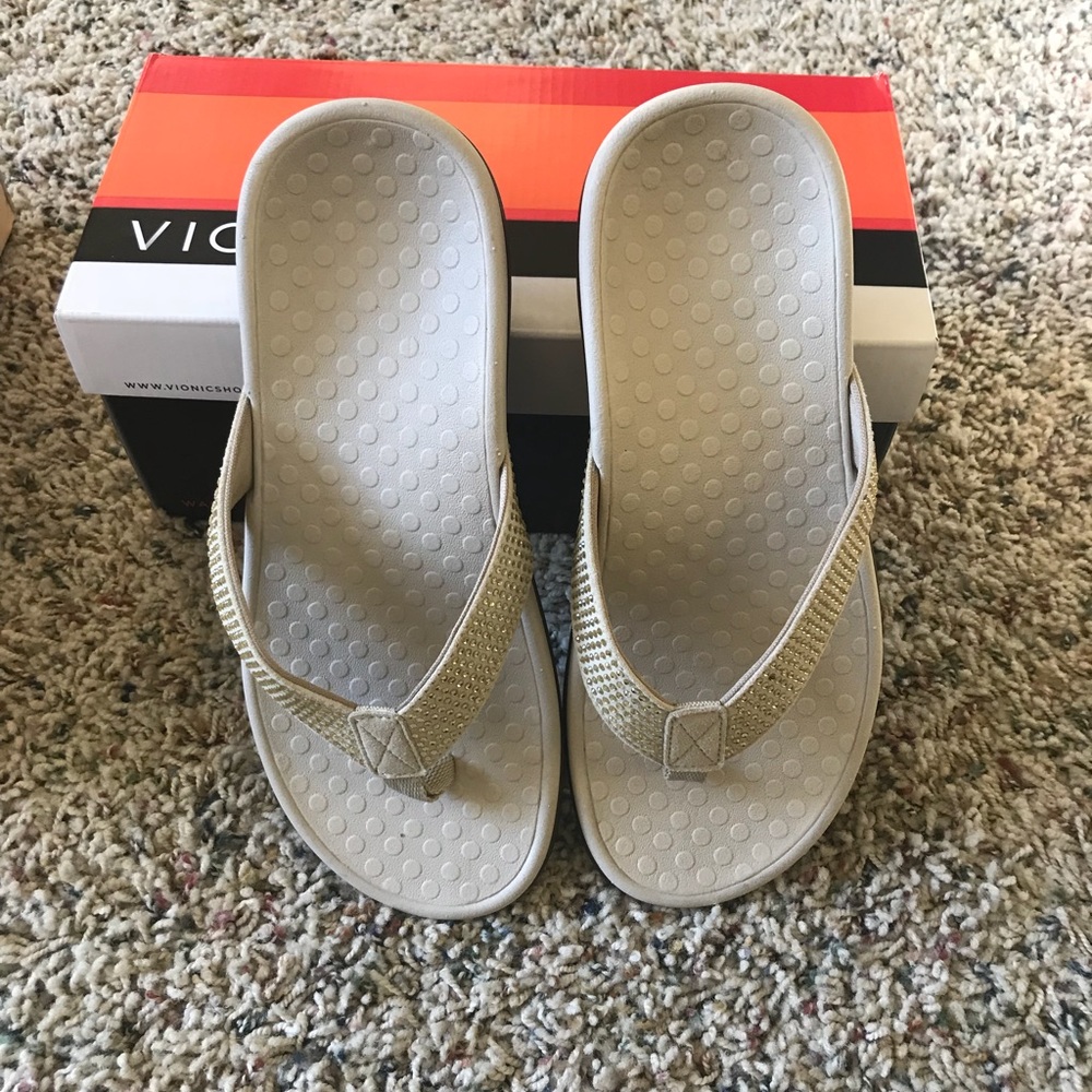 Vionic Crystal Tan Flip Flops Brand New Size 6